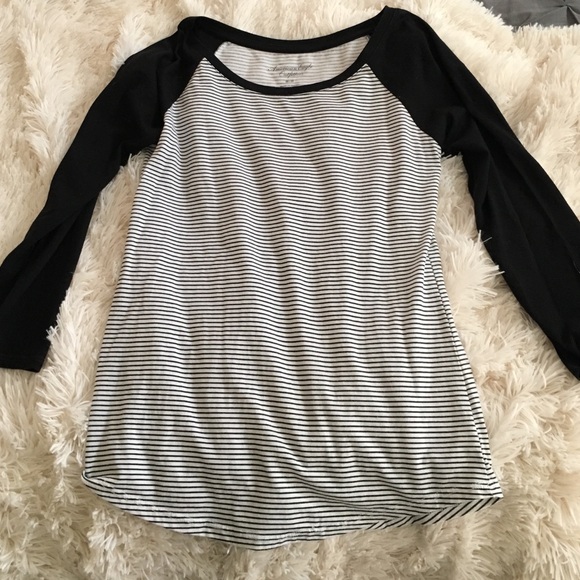 American Eagle Black Striped Bassball Tee