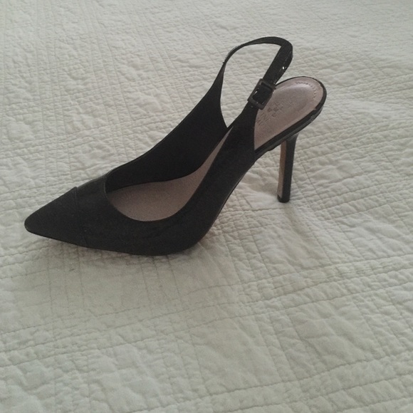 Vince Camuto - Glitter/Patton Leather Pump - Picture 2 of 3