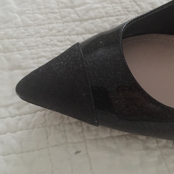 Vince Camuto - Glitter/Patton Leather Pump - Picture 3 of 3