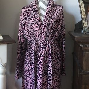 Ulta plush pink/black leopard robe-size large/xl