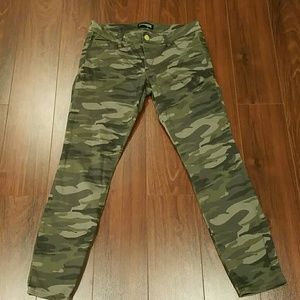 Express Camo print skinny jeans