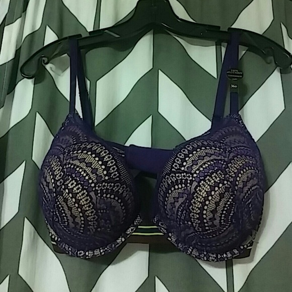 Victoria's Secret Bombshell Plunge Bra!