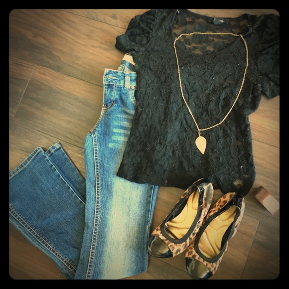 Small black LAce top