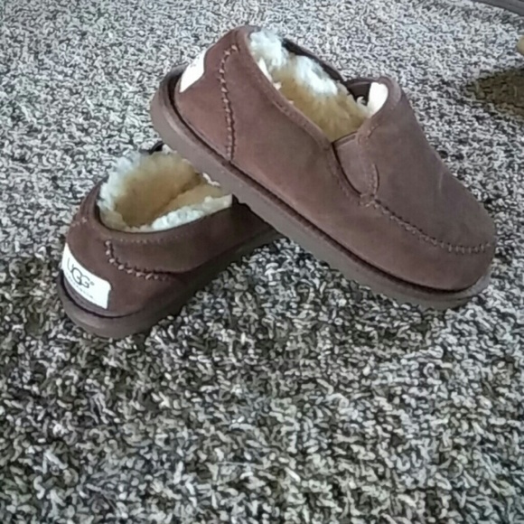 UGG brown slippers-- read description