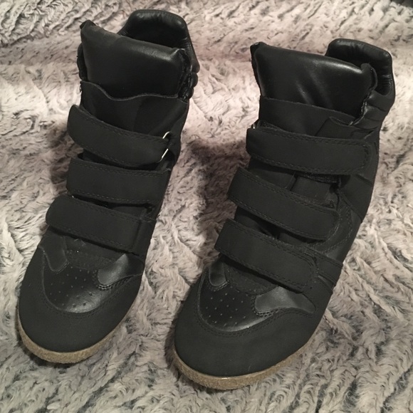 Shoes - Picture 2 of 2