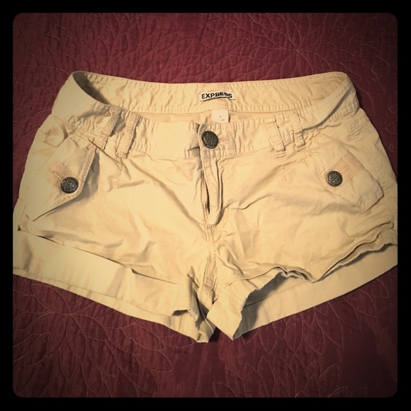 Express khaki shorts.