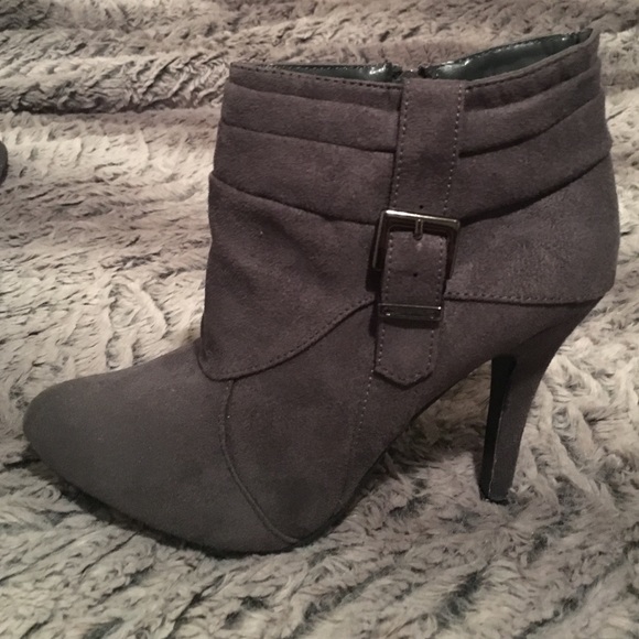 Shoes - Picture 2 of 2