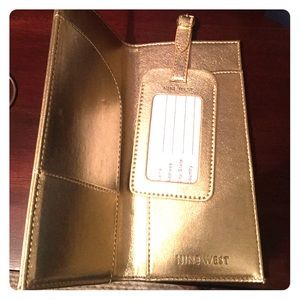 Nine West Passport holder and luggage tag