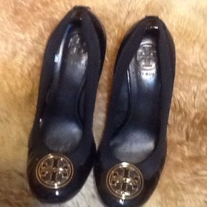 🚫 SOLD 🚫 TORY BURCH PATENT WEDGES