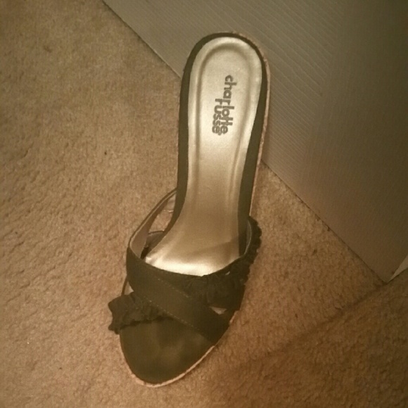 Shoe - Picture 2 of 2