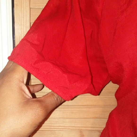 Red blouse - Picture 2 of 4
