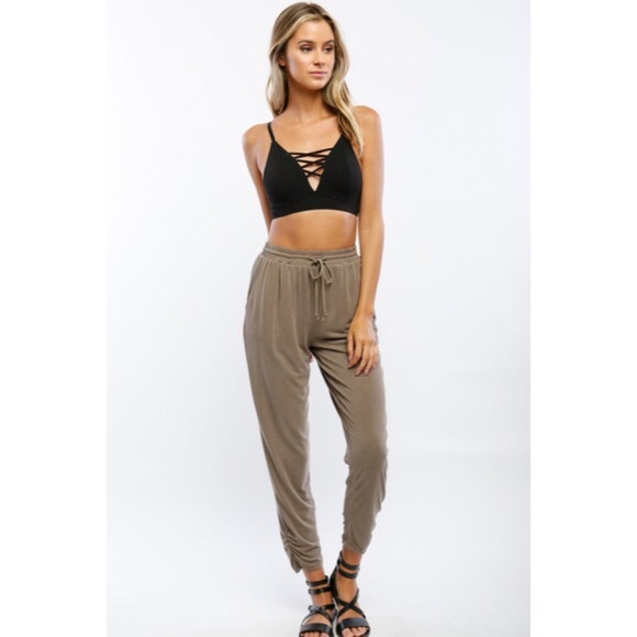 LAST ONE!! Strappy Front Bralette - Picture 4 of 4