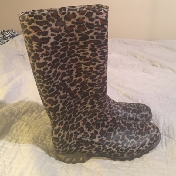 Rain boots