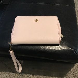 Tory Burch Robinson Smartphone Wristlet Wallet