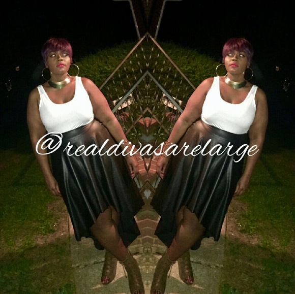 Faux leather hi lo skirt - Picture 3 of 3