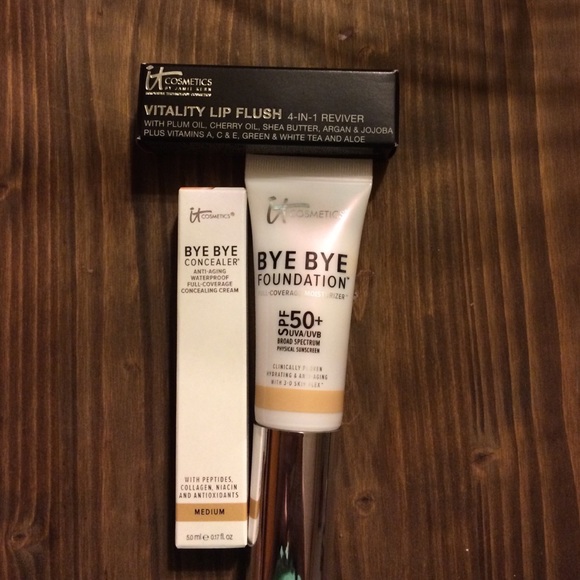 It cosmetics foundation bundle