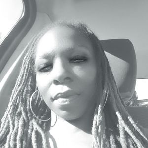 Meet your Posher, Ebony