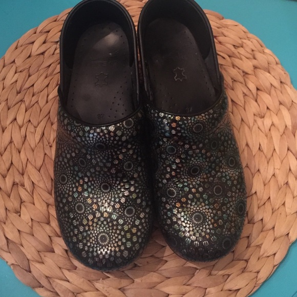 Dansko clogs-size 37 Medallion patent leather.