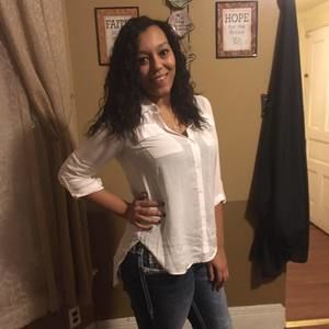 Meet your Posher, Latia