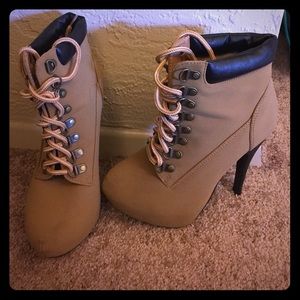Tan heel boots