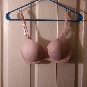 Pale pink bra in size 34b