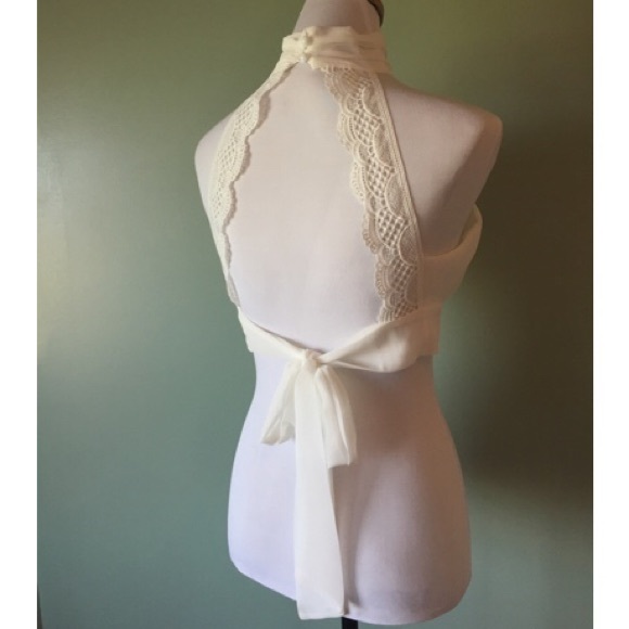 NEW Gorgeous crop top with lace & back bow white - Picture 2 of 5