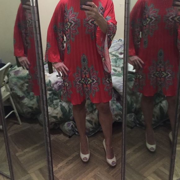 Magnificentauthentic  NicoleMillerdressbrand new🌺