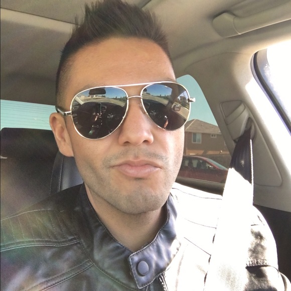 Meet your Posher, Rafael - Picture 3 of 3