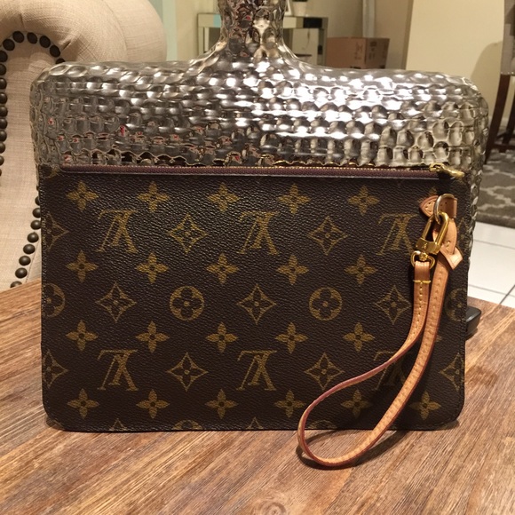 Louis Vuitton Monogram Neverfull Pochette /Clutch
