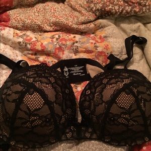 Torrid push up bra *firm on price*