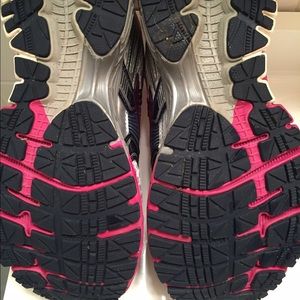 Brooks Adrenaline GTS14