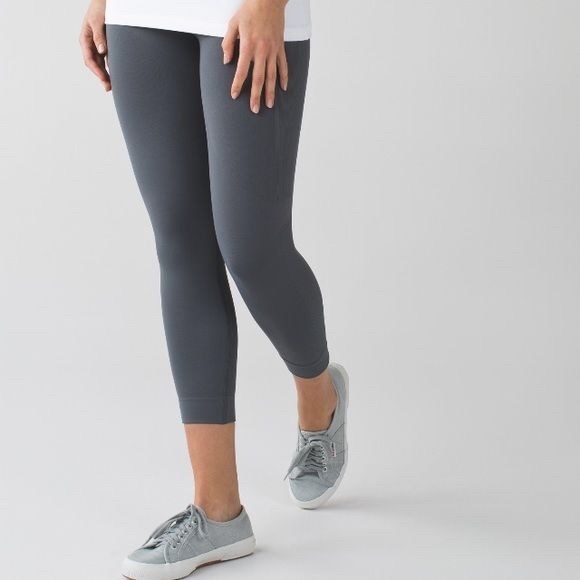 Lululemon Athletica Zone-In Crop leggings