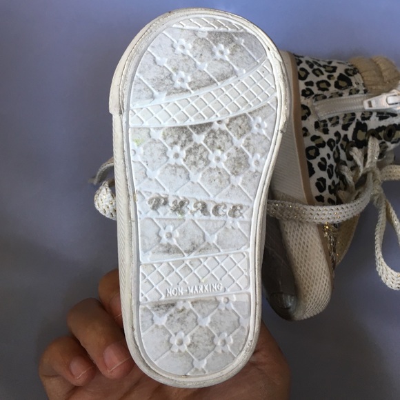 SOLD❌❌Toddler girl rhinestone/leopard shoes - Picture 2 of 4