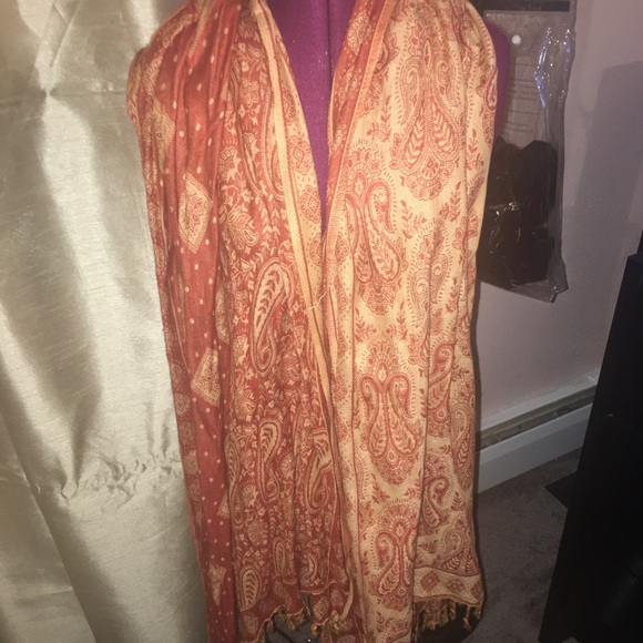 Large scarf
