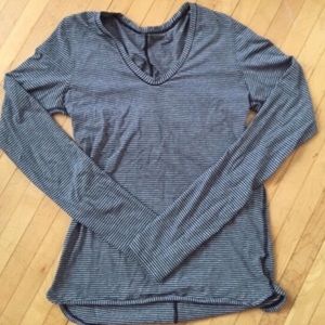 Women's lululemon athletica long sleeve tshirt