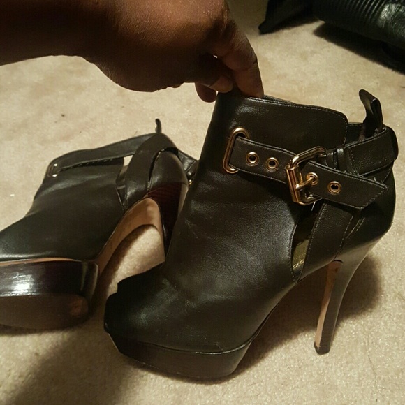 Bebe Booties - Picture 2 of 3