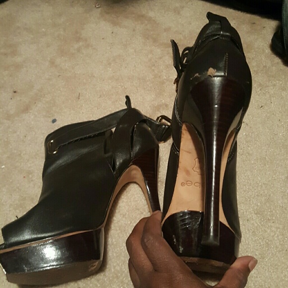 Bebe Booties - Picture 3 of 3