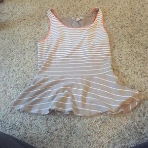 Stretchy waist fitting top