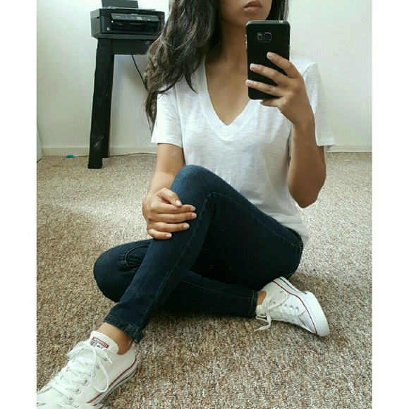 •SALE• White V T-Shirt