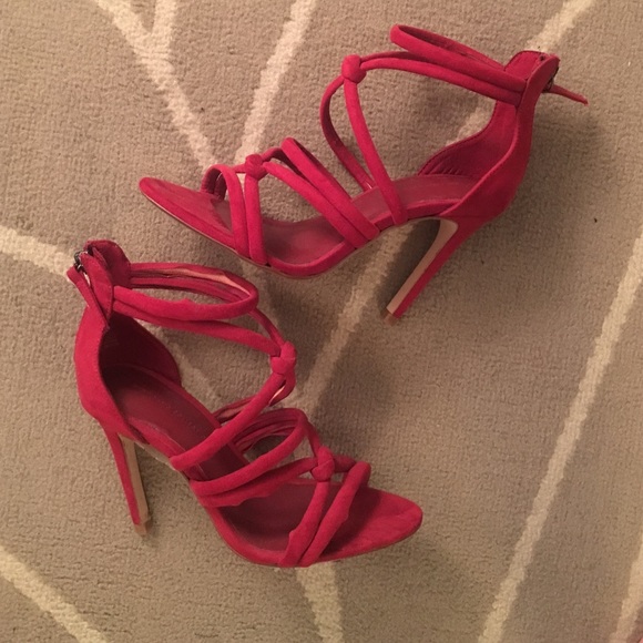 Red pumps