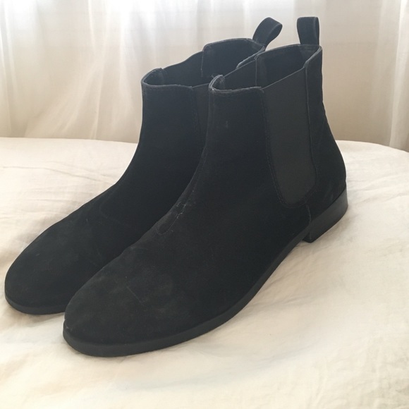 Black ankle booties
