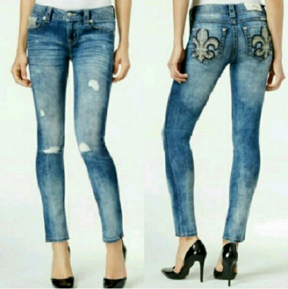 Miss Me Denim - 🆕Miss Me Ripped Fleur-de-lis Jeans