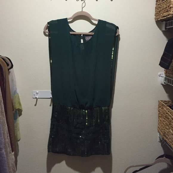 Green dress - Picture 1 of 2