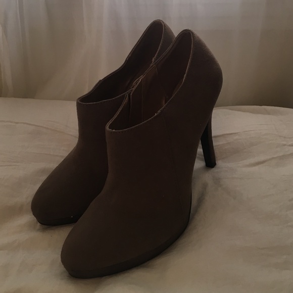 Heeled booties
