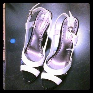 Nine & Co. black and white heels