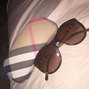 Burberry Cat Eye Sun Glasses