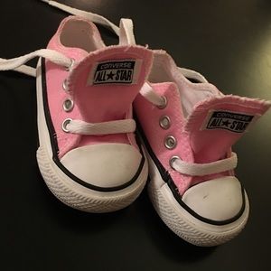 Pink converse (baby girl)