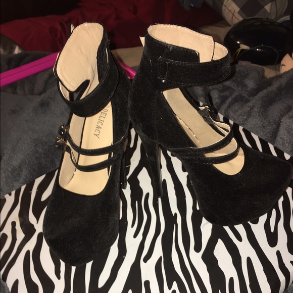 High heels size 6