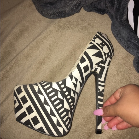 High heels - Picture 2 of 3