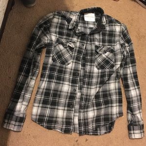 Aeropostal black and white plaid shirt